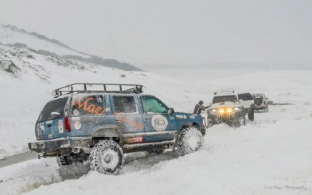 Scoşi din nămeţi de pasionaţii de Off-road din Dobrogea 4x4
